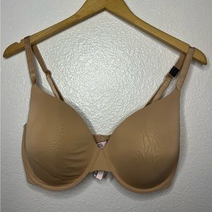Victoria’s Secret tee shirt bra's 36DDD lightly lined